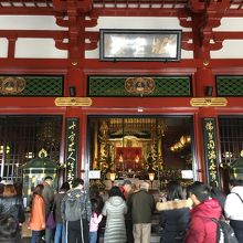 浅草寺の境内