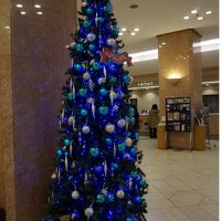 ロビーに飾られたクリスマスツリー
