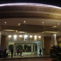 近代的な明るい玄関です