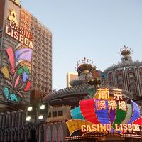 ホテルのカジノ入口。