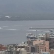 丁度ボートが入港