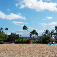 ホテル前のA-beachからマウナケア山