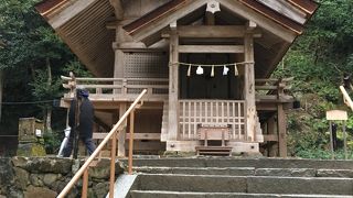 出雲大社の屈指のパワースポットの呼び声が高いお社です。