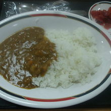 定番メニューの一つ、みよしのカレー