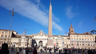 双子の教会のある広場