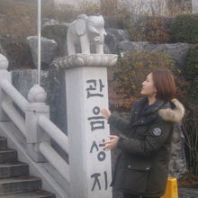 興輪寺でまずガイドさんがお寺の解説をしてくれます