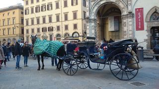 とても賑やかな広場です