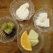 デザートもいろいろな種類がありました。