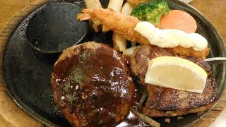 お肉ボリューム満点で美味しかった！！サラダバーも充実。