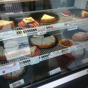 行く度に種類の違うチーズケーキが並んでます！