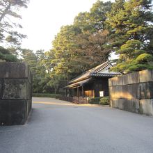 ２一ノ門石垣と番所