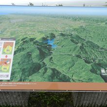 こんな風に然別湖が見えるハズです（笑）