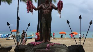 レイがたくさん飾られてます