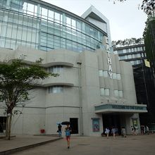 キャセイの現在の外観。