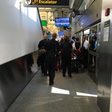 エアトレインまでの道2