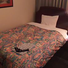 セミダブルのベッドでした。