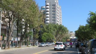 新竹公園の北側の道路