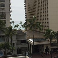 遠くに海が見えました