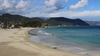 冬でしたが、南国のようなきれいなブルーの海でした。