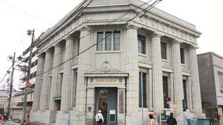 銀行の建物でした