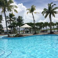 湖の様に広いプール(^^)