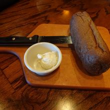 噂のパン　美味しいけど食べ過ぎると過満腹に！