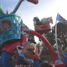 目の前を通るので感動