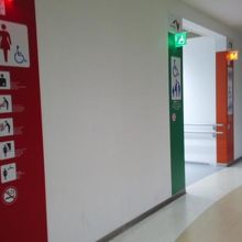 トイレ4扉あります