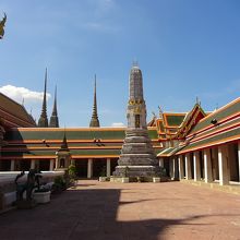 比較的地味（普通）の建物もあります。