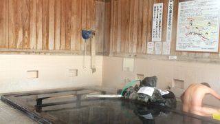 温泉街の一番外れの風情ある共同浴場、中尾の湯