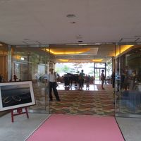 ロビー　天気が悪くても見える　富士山　（写真ですが）