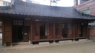 国債報償運動の先駆者として知られている人物の故宅です