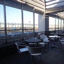 フードコートが併設