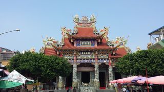 龍虎塔の目の前