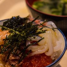 海鮮丼。二杯食べた