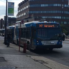 長距離バスターミナル前の空港バス