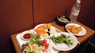 夜はメニューが違った