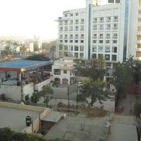 隣はGSでした。