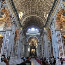 正面入口より。