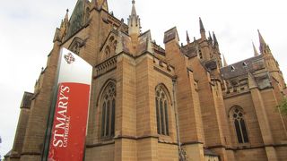 大きなカトリック教会