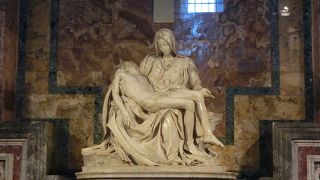 大聖堂に入ったらまずはここへ