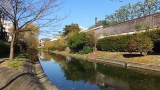 川から見る景色がいいです。