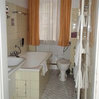 バスルームは年季が入っていました。