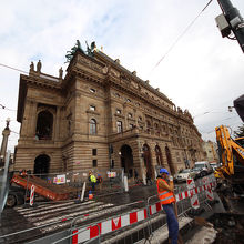 ナロードニ通り（国民劇場周辺）は渋滞しやすいようです