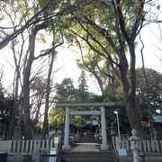 住宅地の中にある八幡様