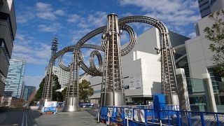 大きなオブジェ