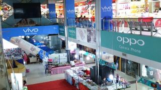 タラートサオモール-フードコートが便利