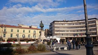 中央駅目の前に