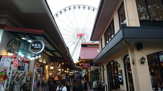 色んなお店があります