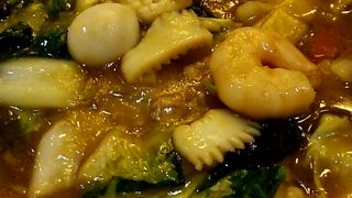 オフィスビル内の中華料理店